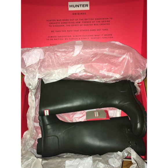 BRAND NEW Hunter Boots - Picture 4 of 5